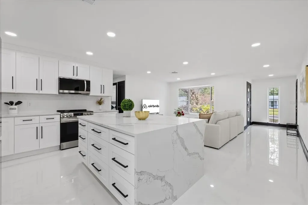2461 69th Avenue S St Petersburg FL 33712