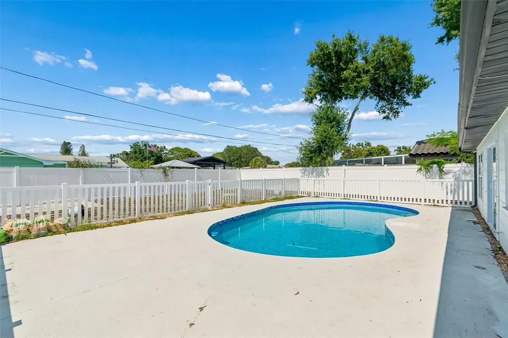 2461 69th Avenue S St Petersburg FL 33712