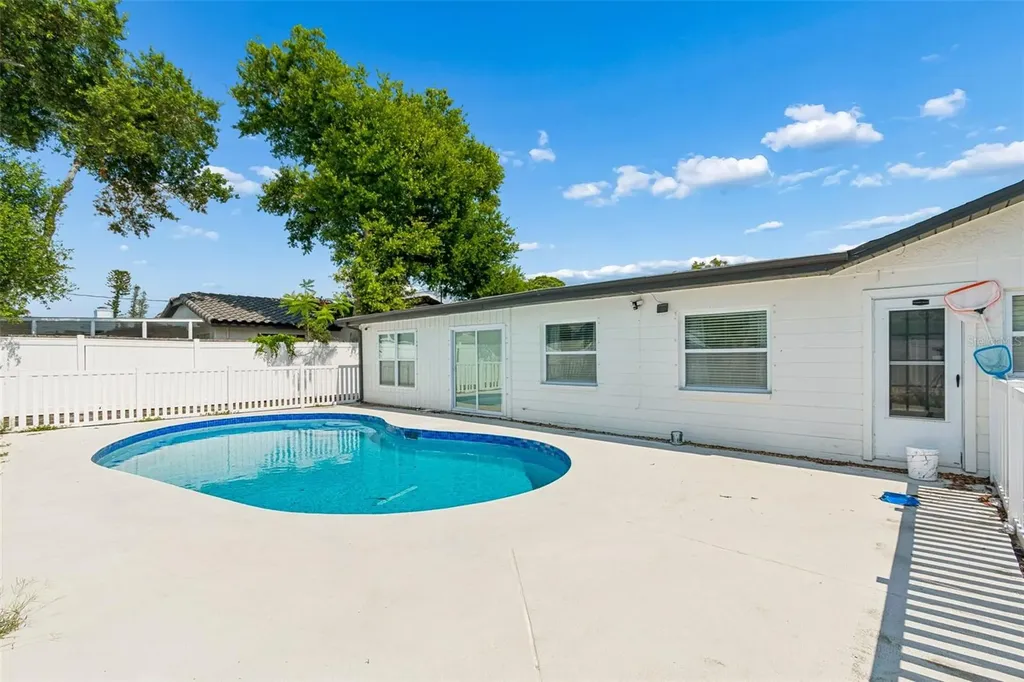 2461 69th Avenue S St Petersburg FL 33712