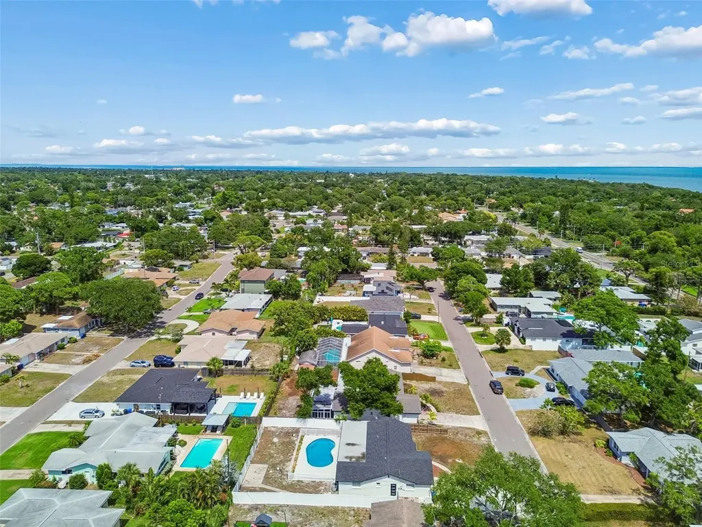 2461 69th Avenue S St Petersburg FL 33712