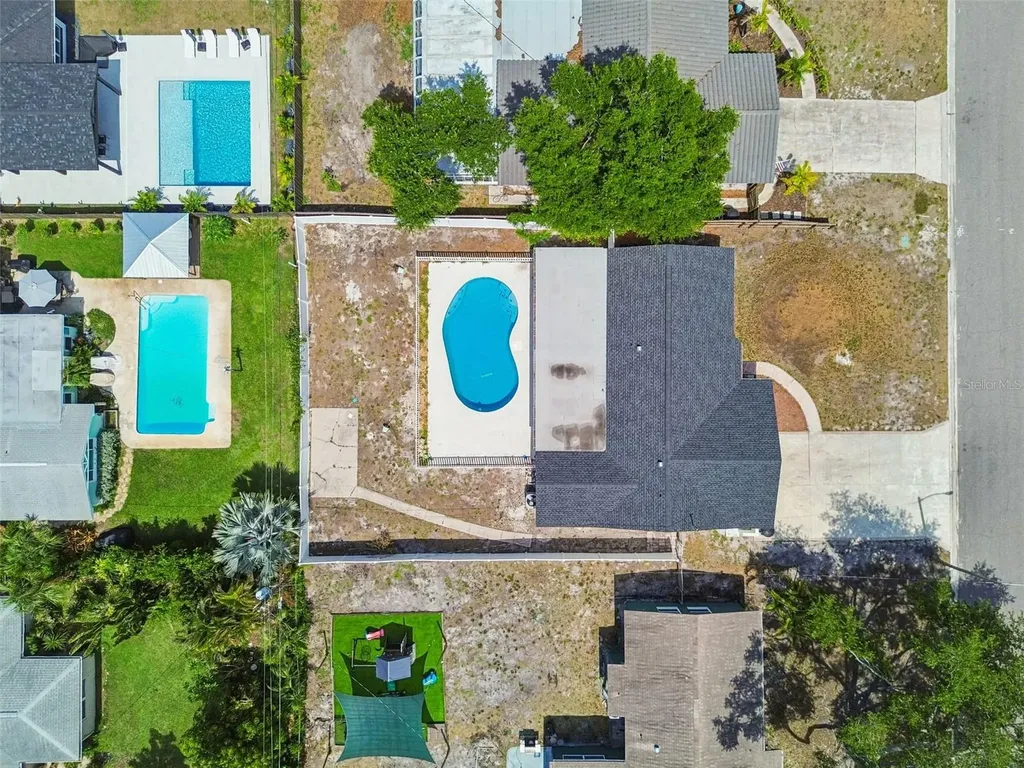 2461 69th Avenue S St Petersburg FL 33712