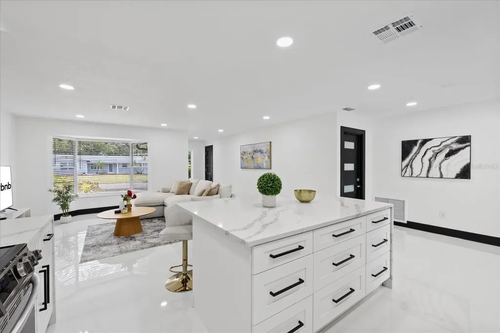 2461 69th Avenue S St Petersburg FL 33712