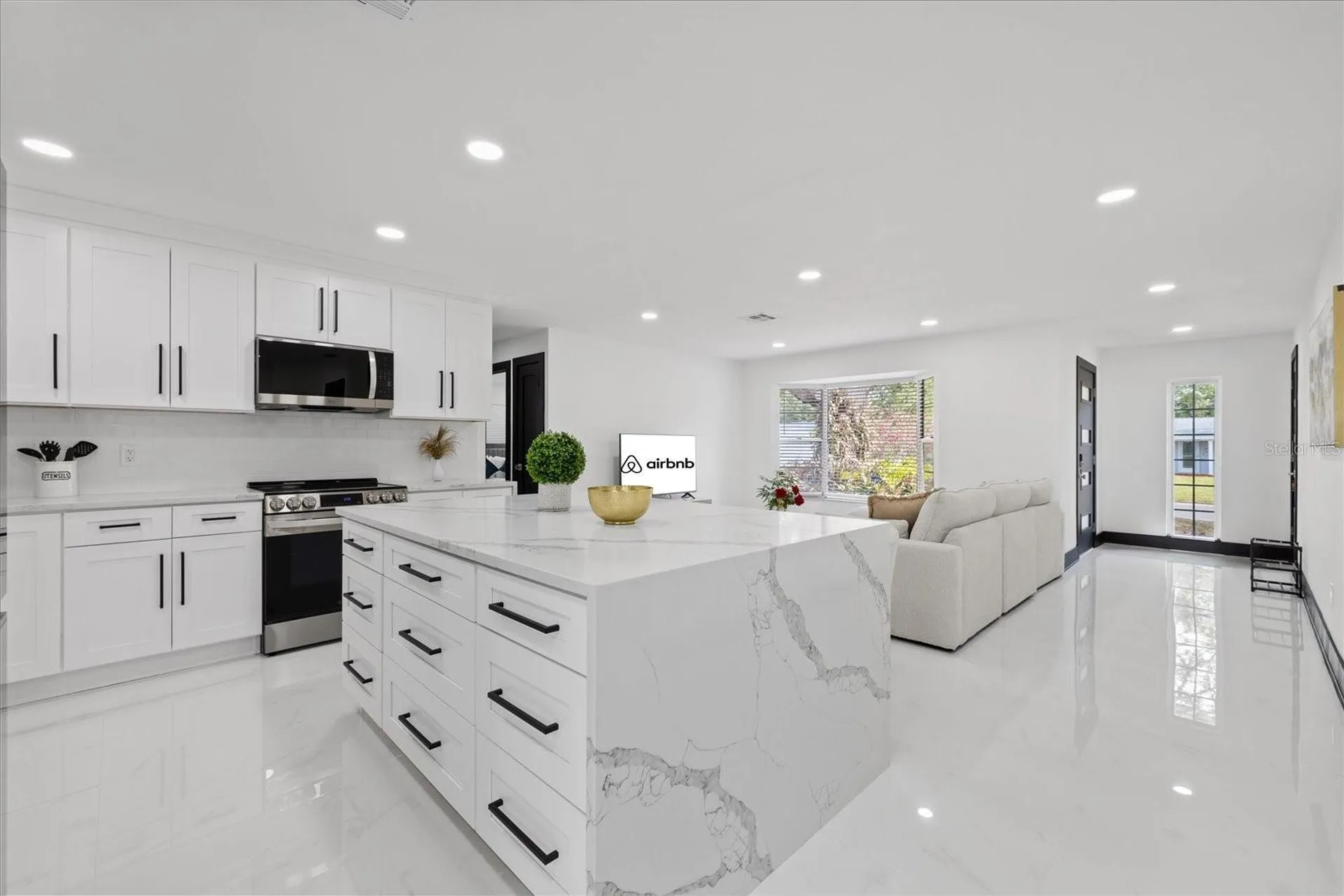 2461 69th Avenue S St Petersburg FL 33712