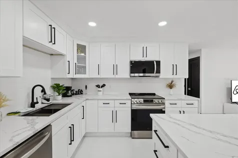 2461 69th Avenue S St Petersburg FL 33712