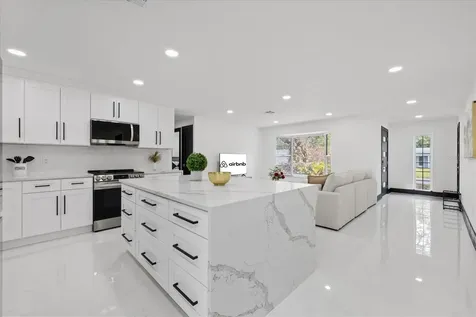 2461 69th Avenue S St Petersburg FL 33712