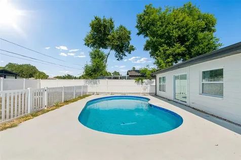 2461 69th Avenue S St Petersburg FL 33712