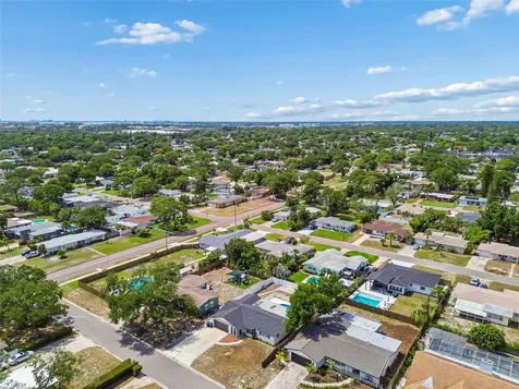 2461 69th Avenue S St Petersburg FL 33712