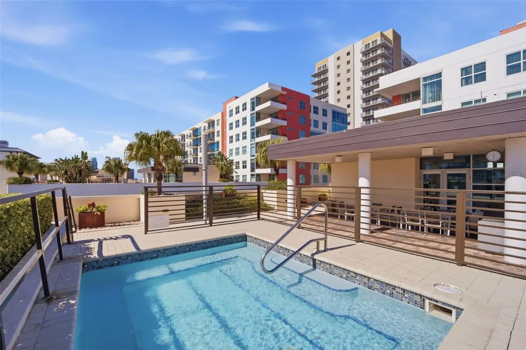 1208 E Kennedy Boulevard Tampa FL 33602