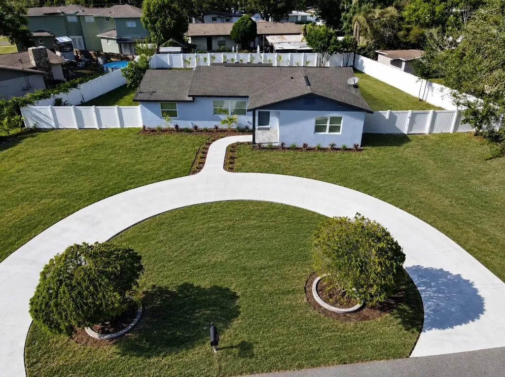 4312 E Grove View Avenue Tampa FL 33617