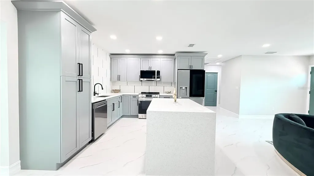 4312 E Grove View Avenue Tampa FL 33617