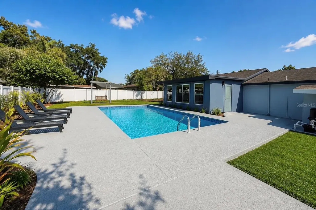 4312 E Grove View Avenue Tampa FL 33617