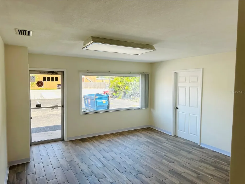 7904 Us Highway 19 Port Richey FL 34668