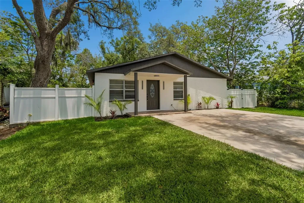 1105 W Yukon Street Tampa FL 33604