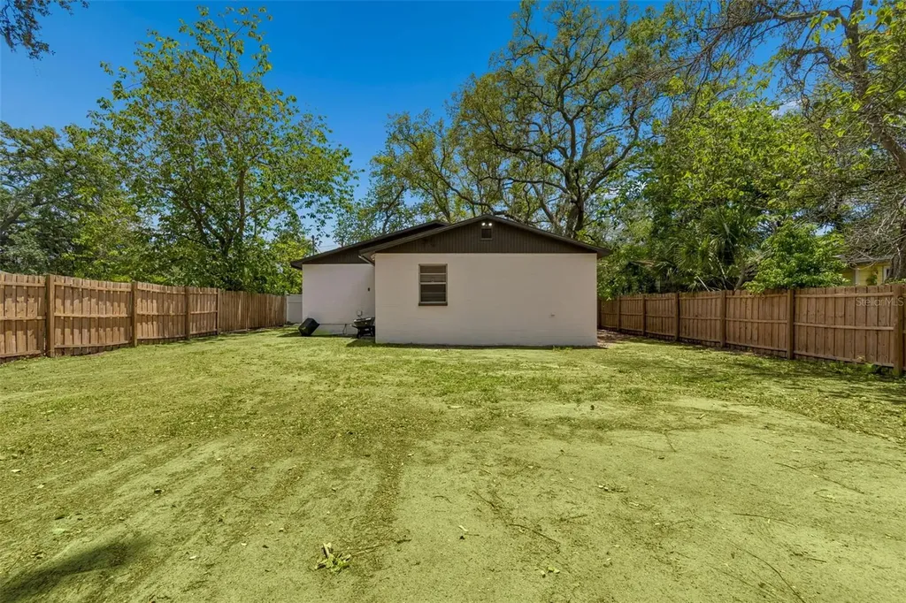 1105 W Yukon Street Tampa FL 33604
