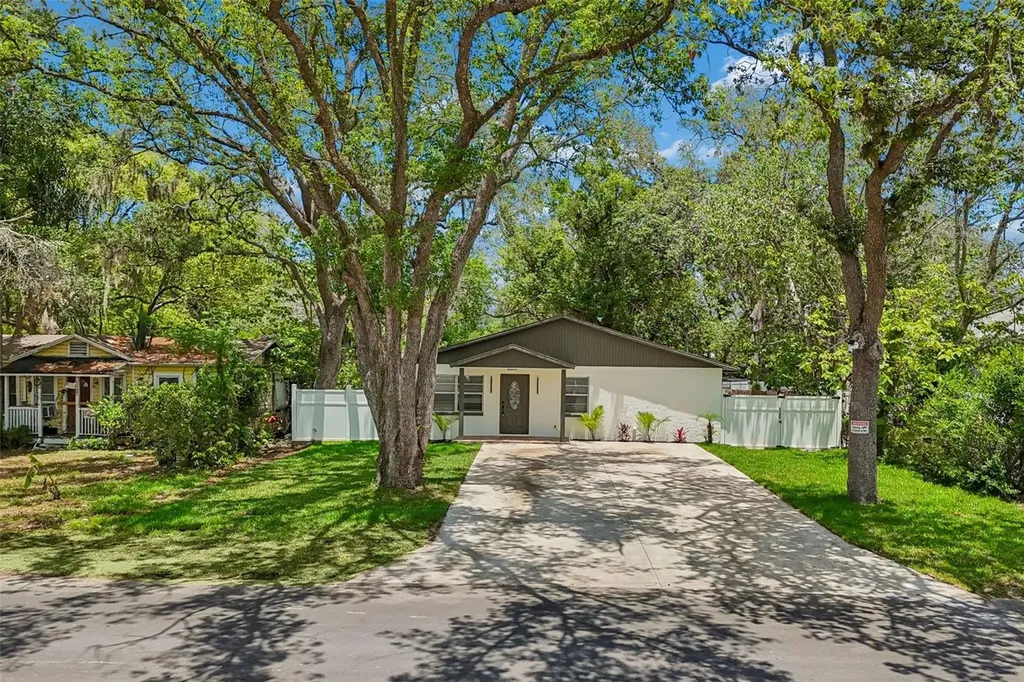 1105 W Yukon Street Tampa FL 33604