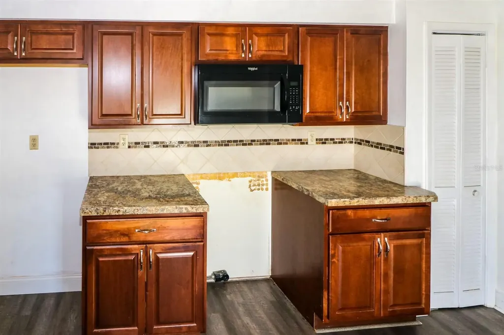 582 Ridgewood Street NW Port Charlotte FL 33952