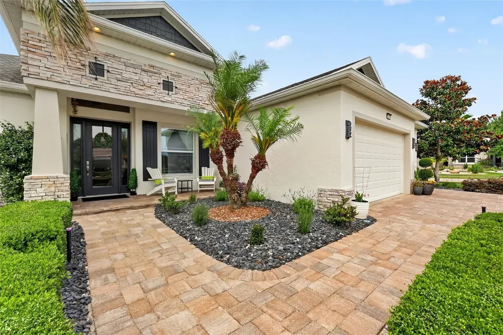 2493 Pawtucket Pass Mount Dora FL 32757