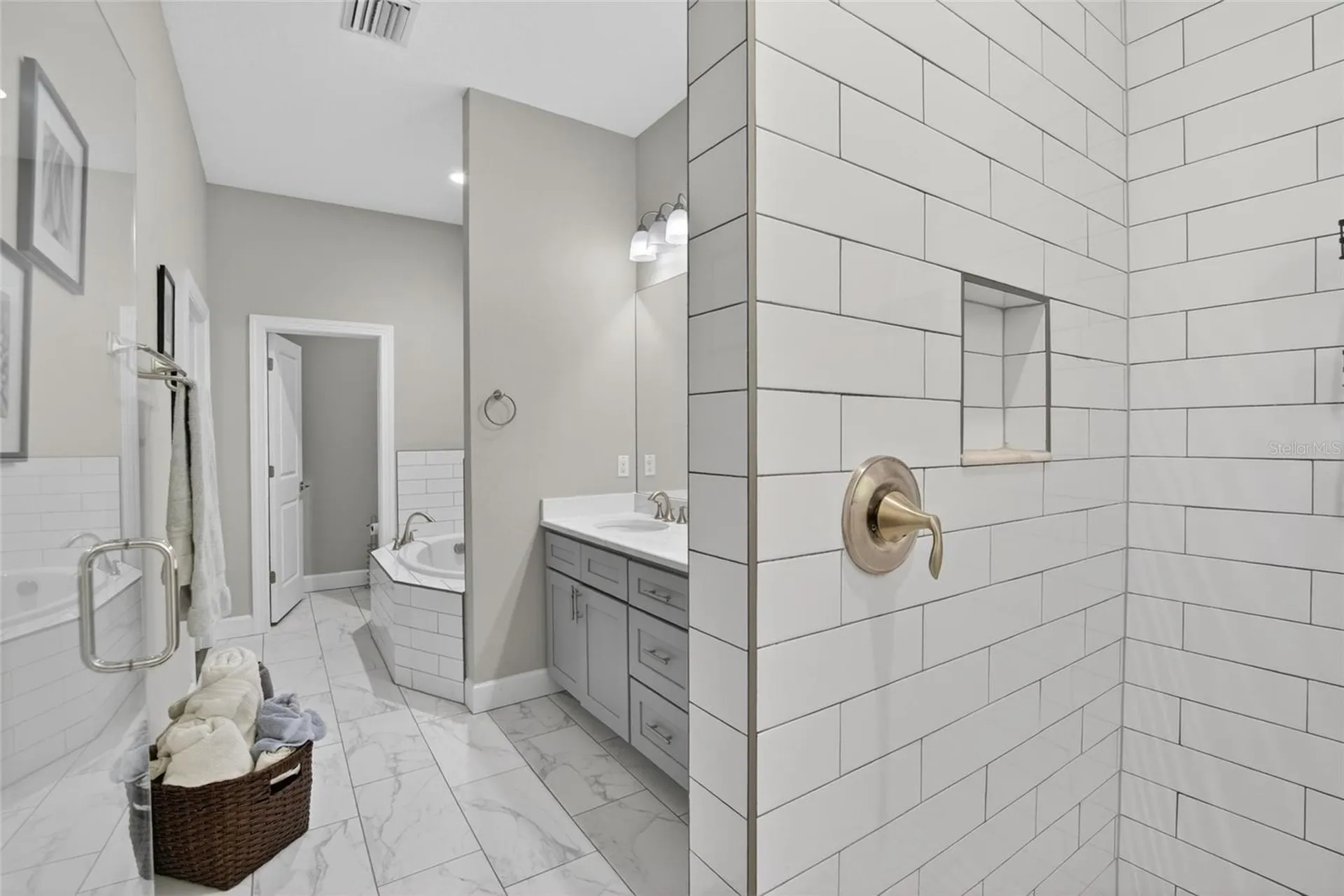 750 Grand Cypress Lane Tarpon Springs FL 34689