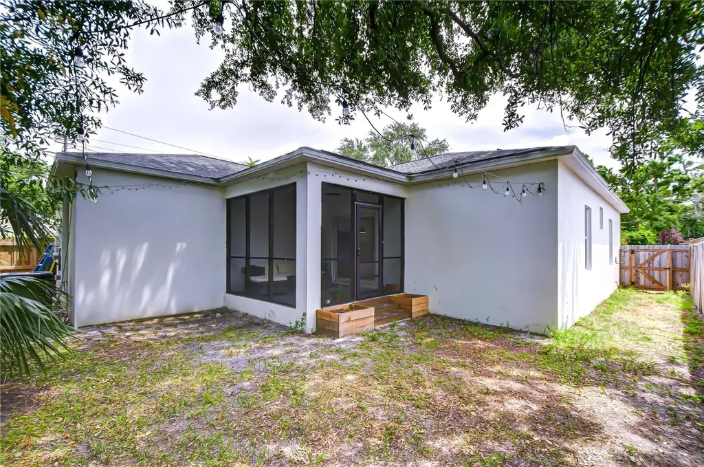 1051 44th Street S St Petersburg FL 33711