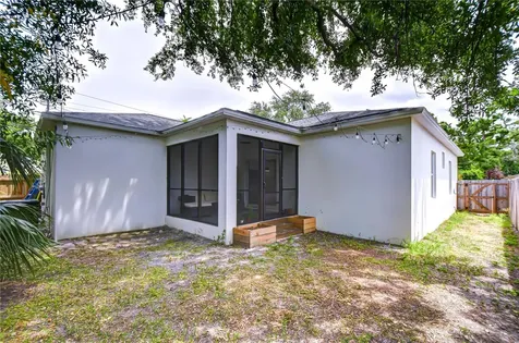 1051 44th Street S St Petersburg FL 33711