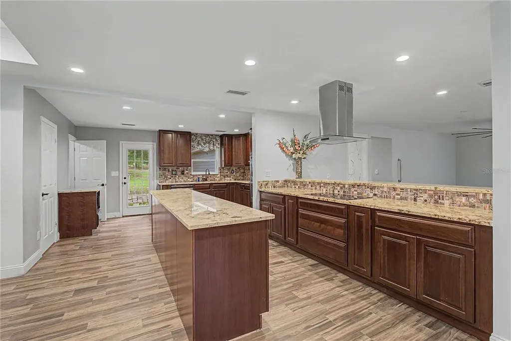 5160 NE County Road 340 High Springs FL 32643
