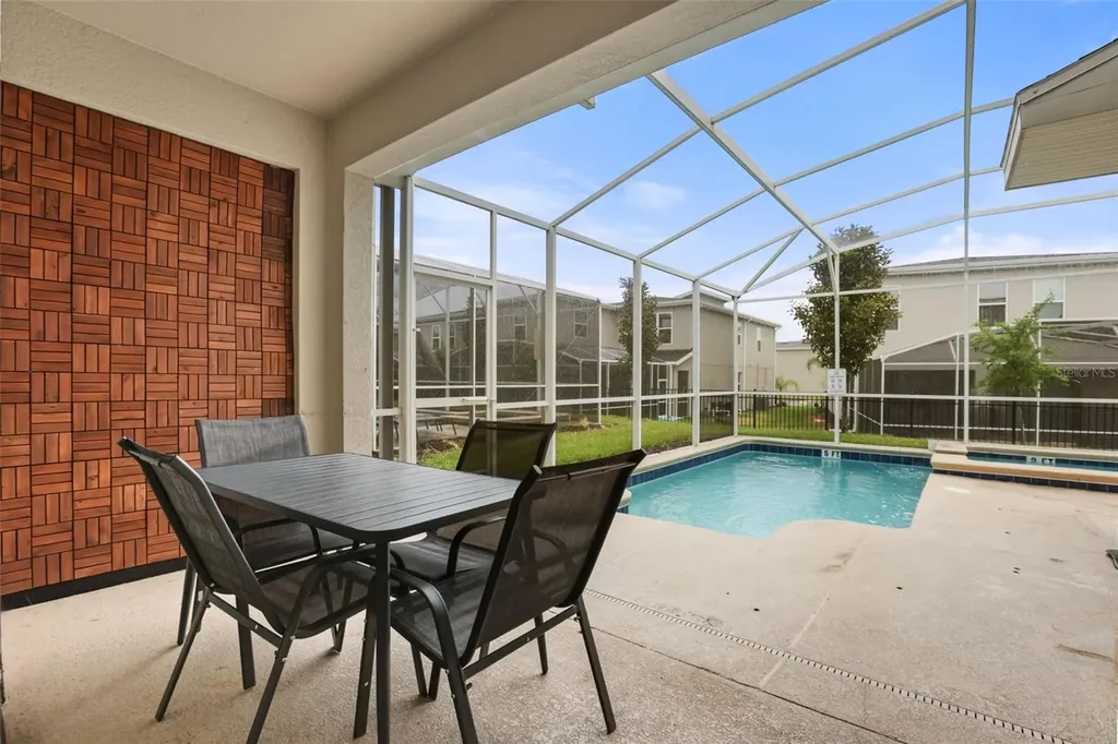 621 Drop Shot Drive Davenport FL 33896