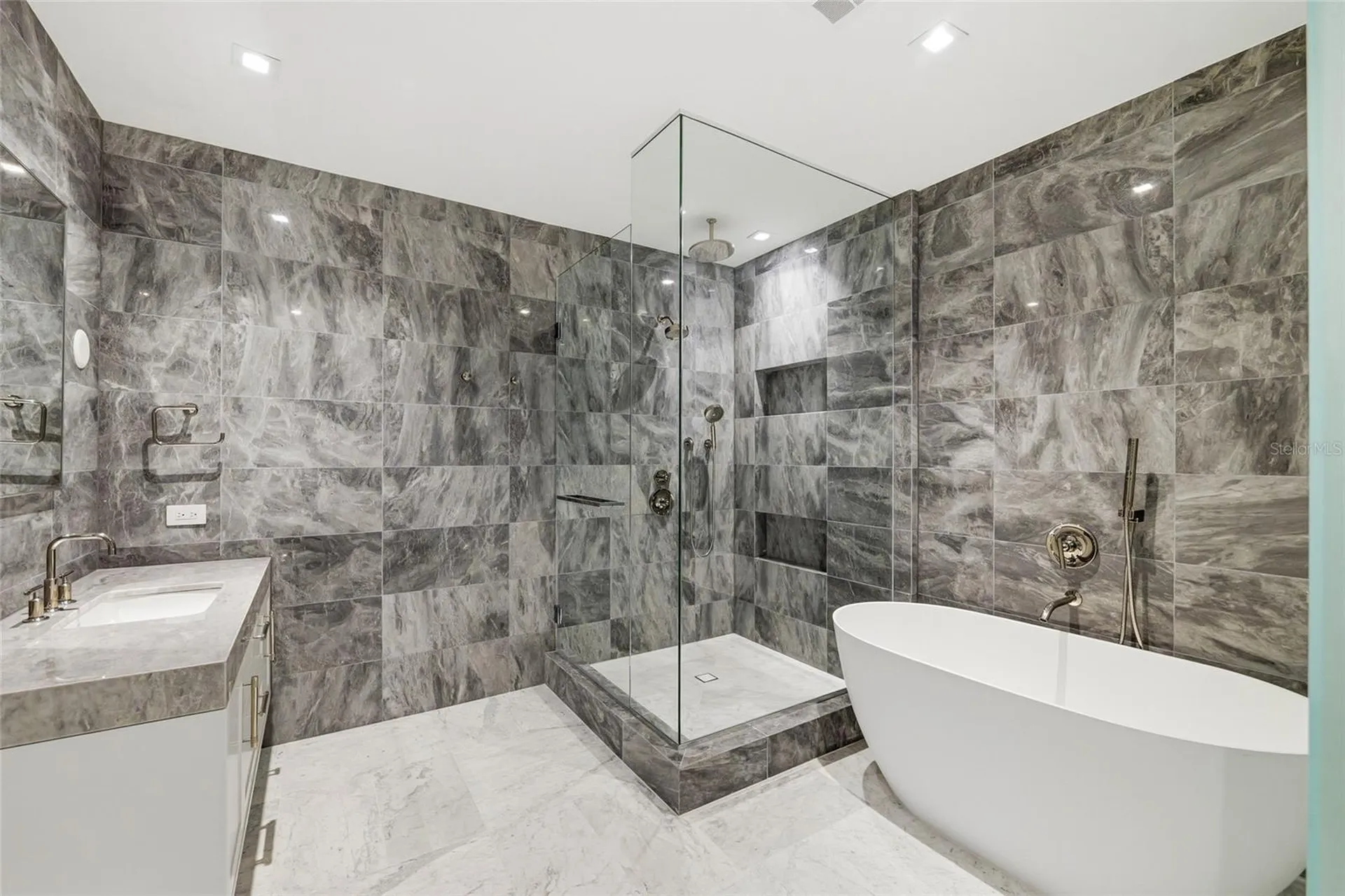 3015 S Ysabella Avenue Tampa FL 33629