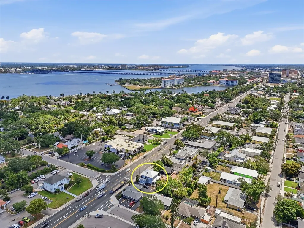 2423 Manatee Avenue W Bradenton FL 34205