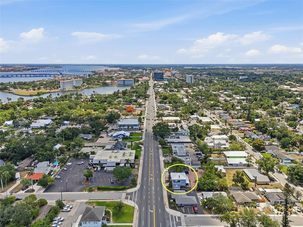2423 Manatee Avenue W Bradenton FL 34205