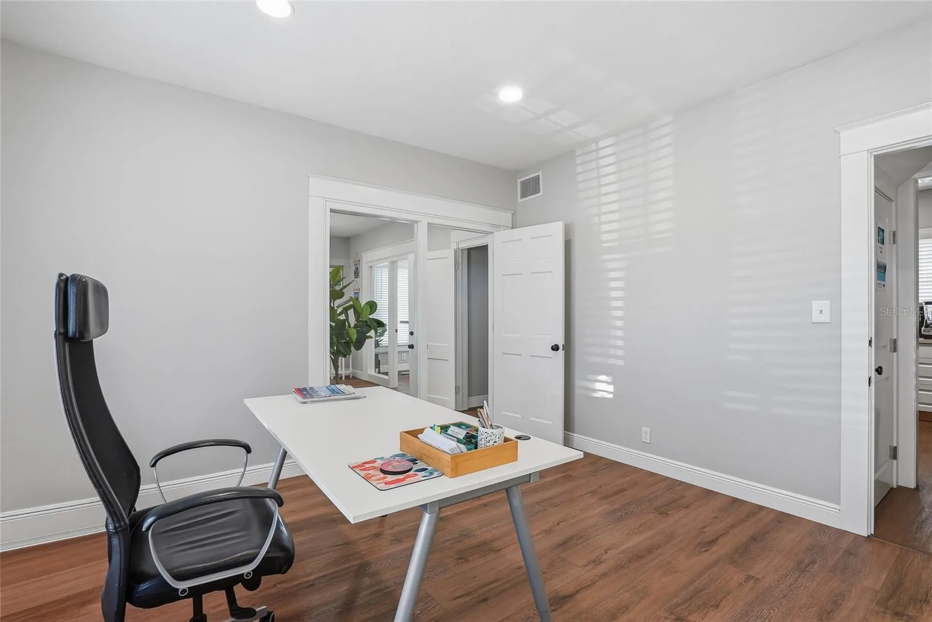 2423 Manatee Avenue W Bradenton FL 34205