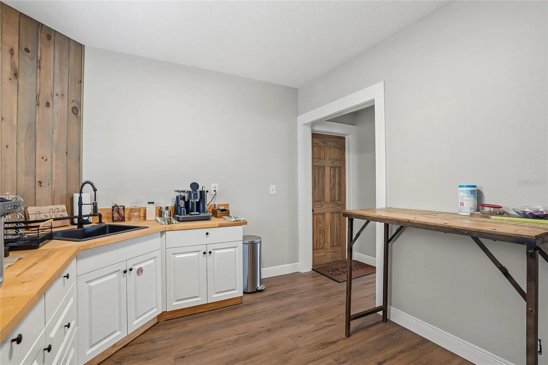 2423 Manatee Avenue W Bradenton FL 34205