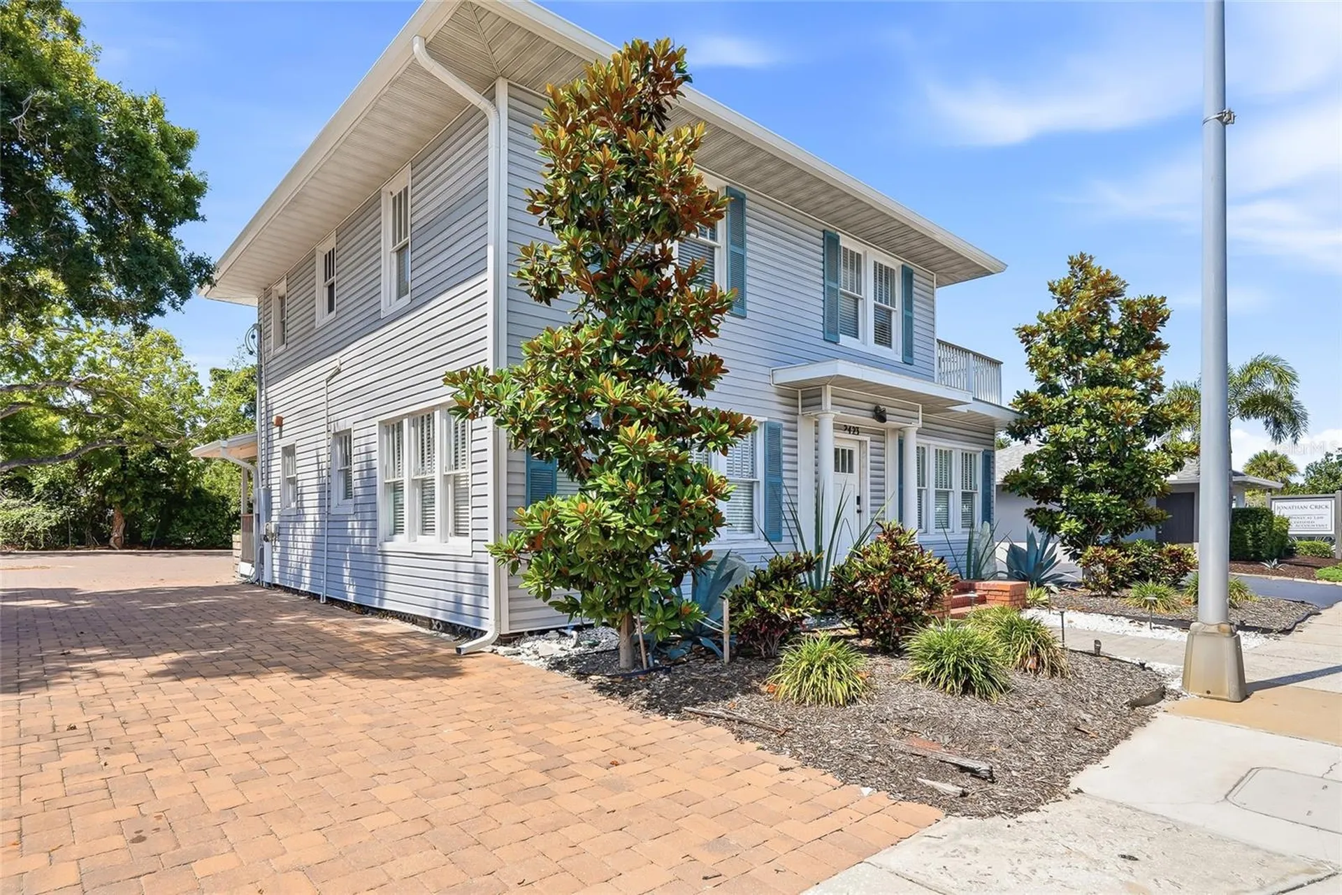 2423 Manatee Avenue W Bradenton FL 34205