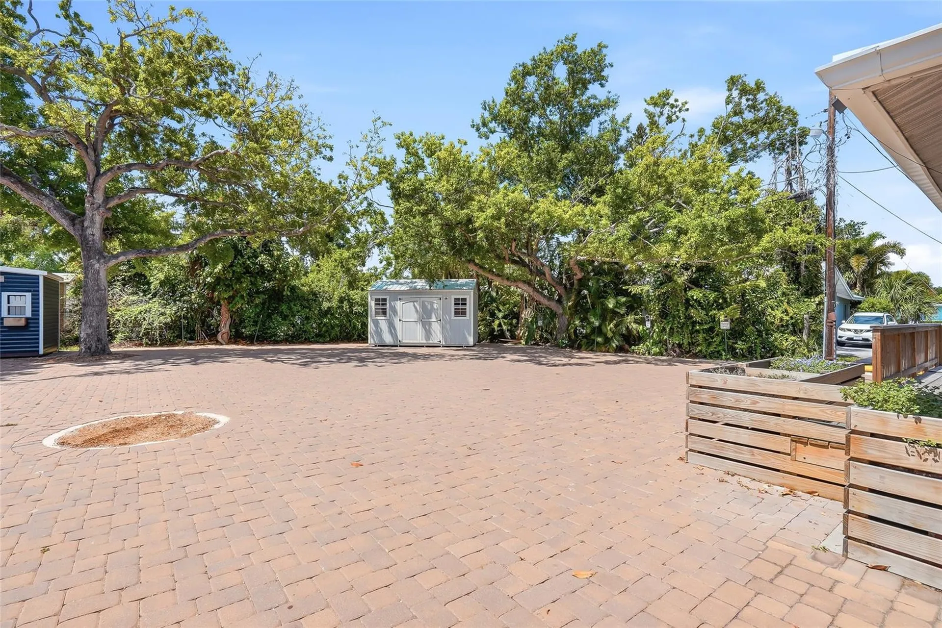 2423 Manatee Avenue W Bradenton FL 34205