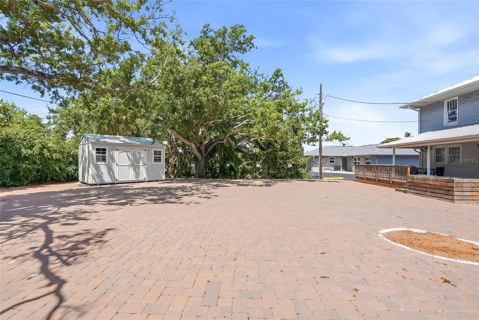 2423 Manatee Avenue W Bradenton FL 34205