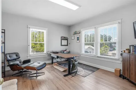 2423 Manatee Avenue W Bradenton FL 34205