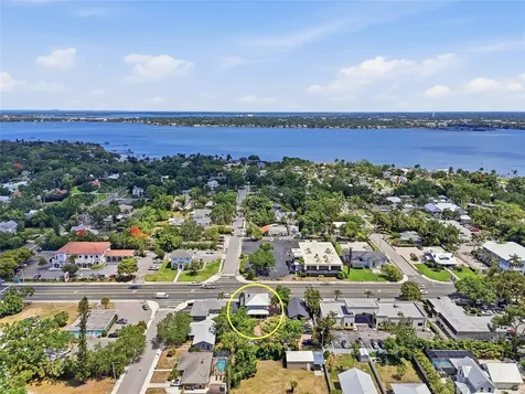 2423 Manatee Avenue W Bradenton FL 34205