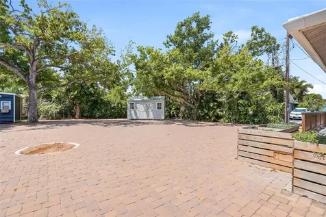2423 Manatee Avenue W Bradenton FL 34205