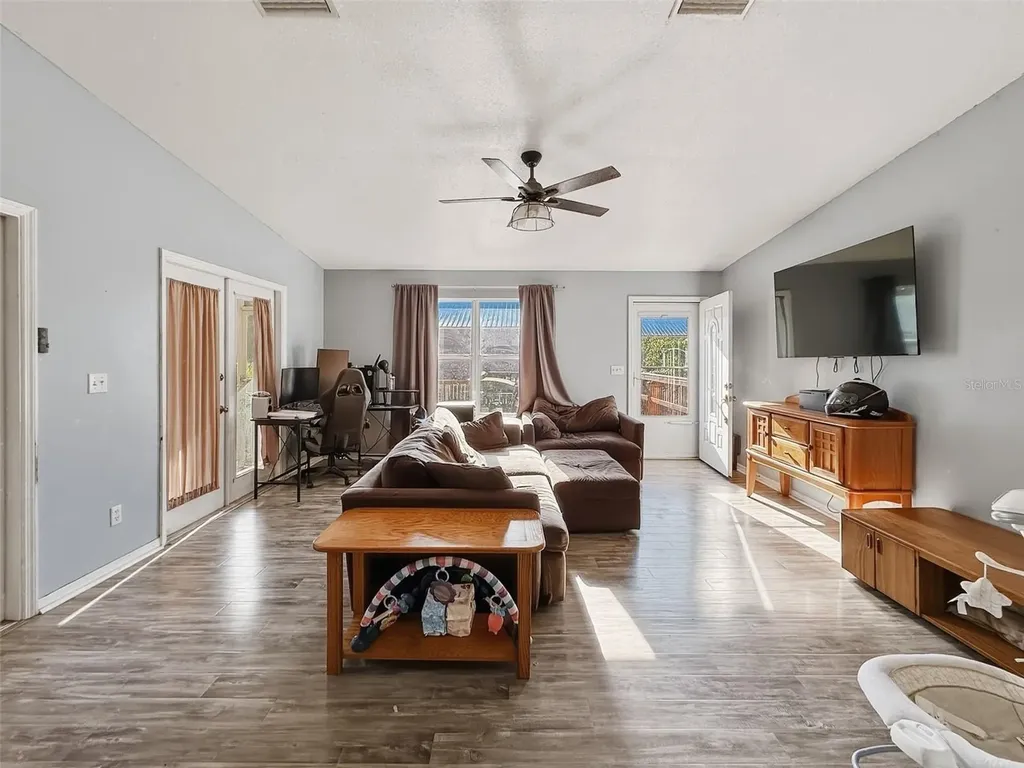38932 Central Avenue Zephyrhills FL 33540