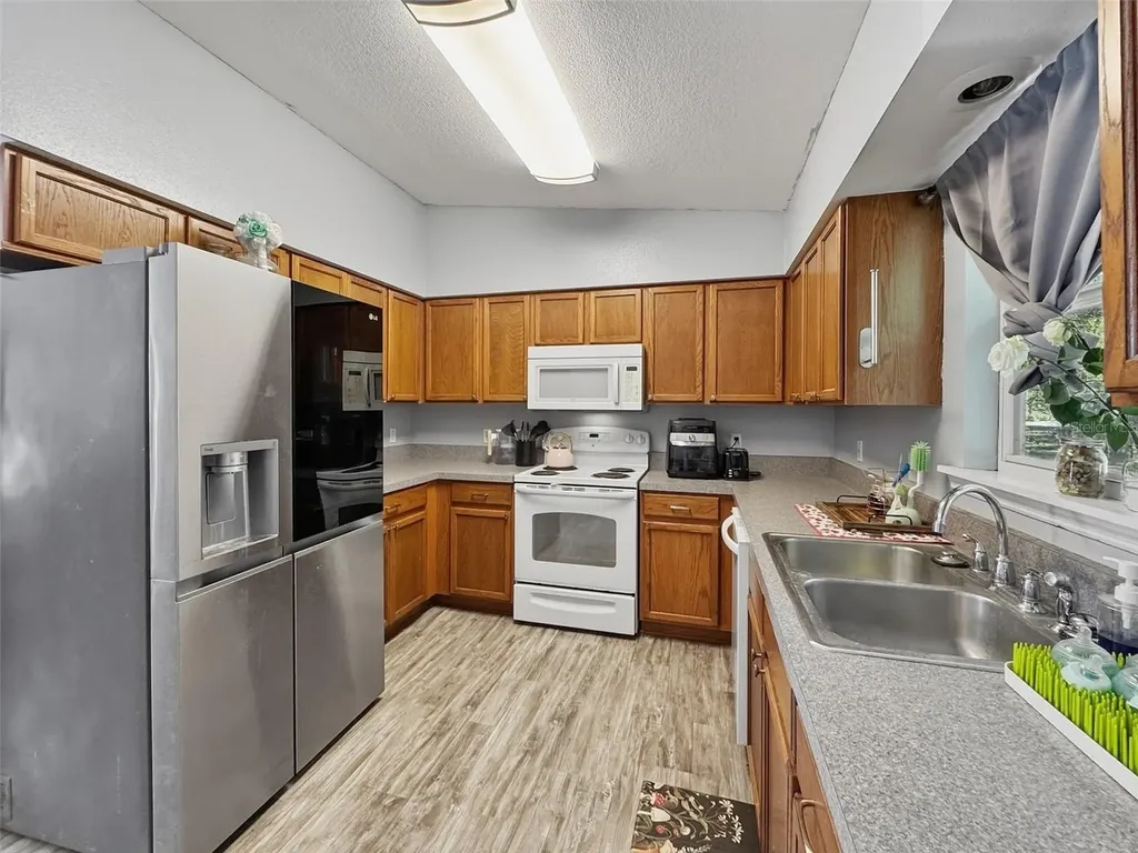 38932 Central Avenue Zephyrhills FL 33540