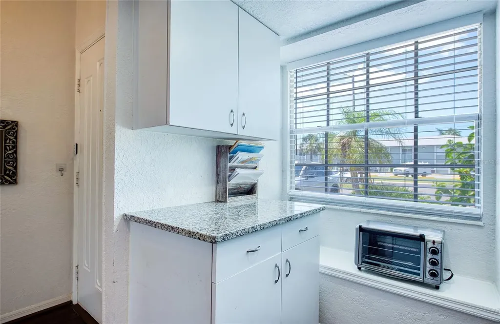 366 47th Avenue N St Petersburg FL 33703