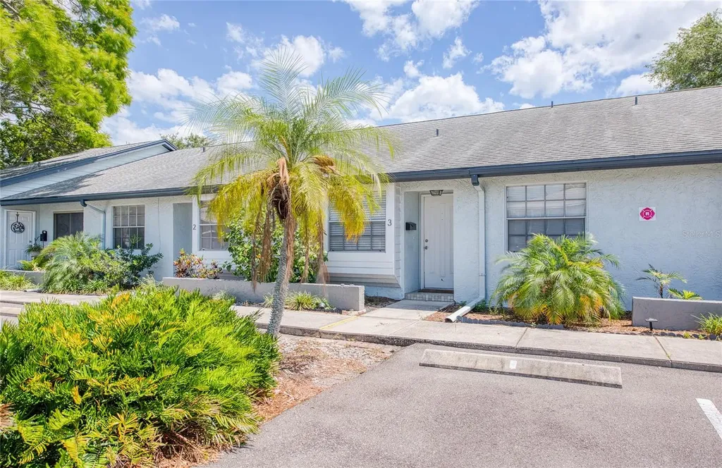 366 47th Avenue N St Petersburg FL 33703