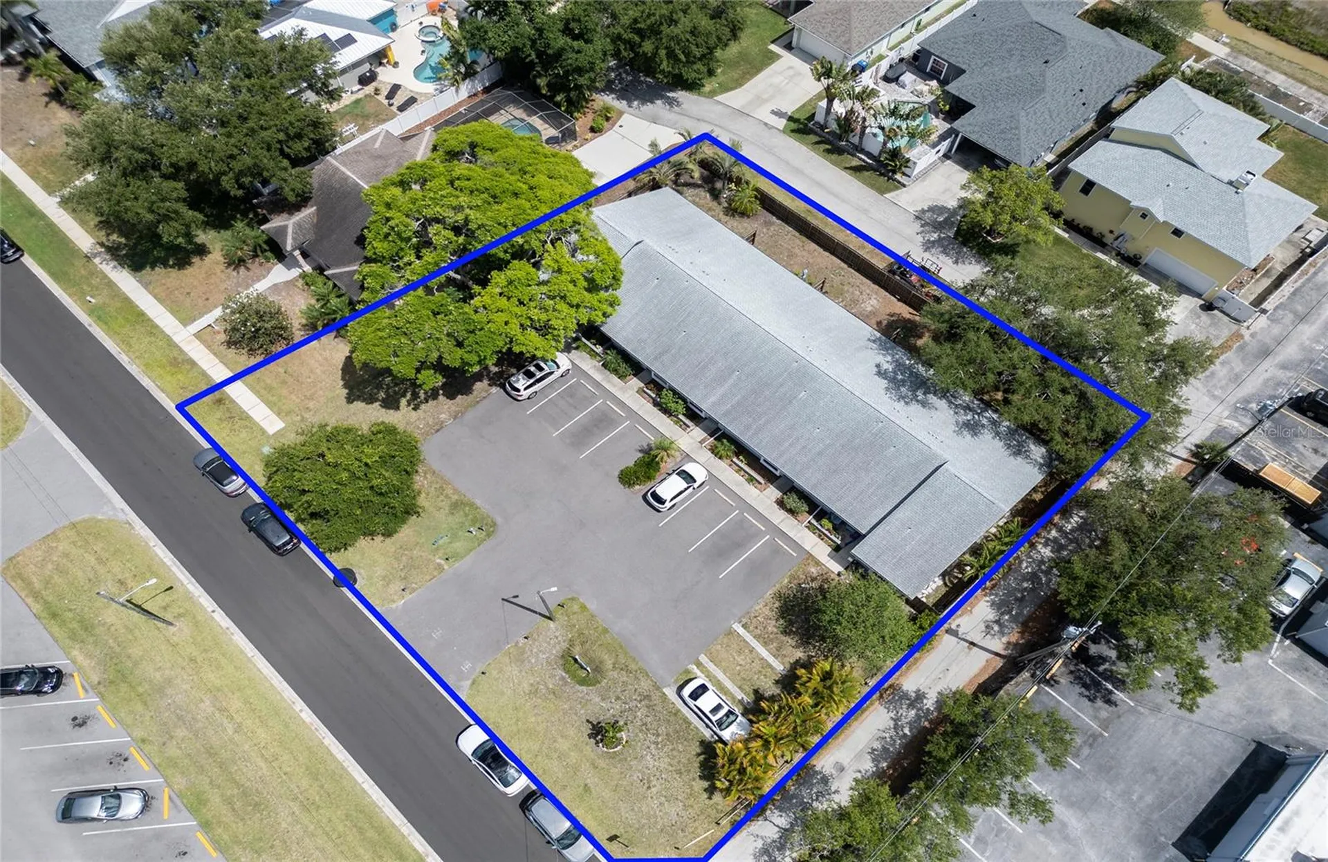 366 47th Avenue N St Petersburg FL 33703