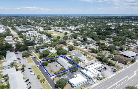 366 47th Avenue N St Petersburg FL 33703