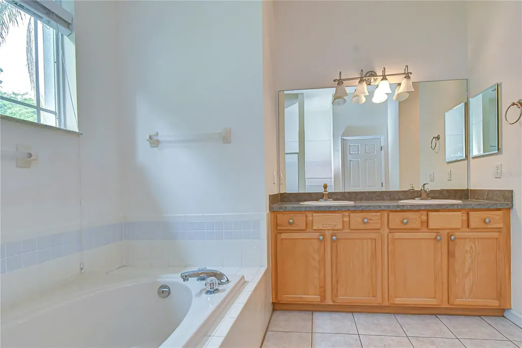 1142 Lumsden Trace Circle Valrico FL 33594