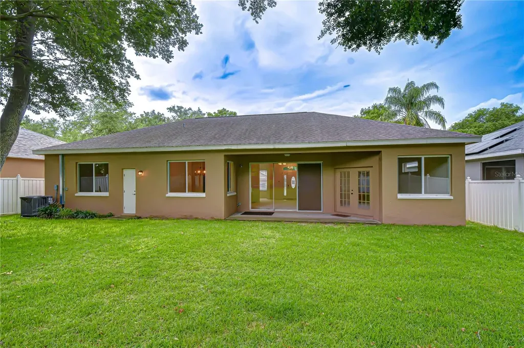 1142 Lumsden Trace Circle Valrico FL 33594