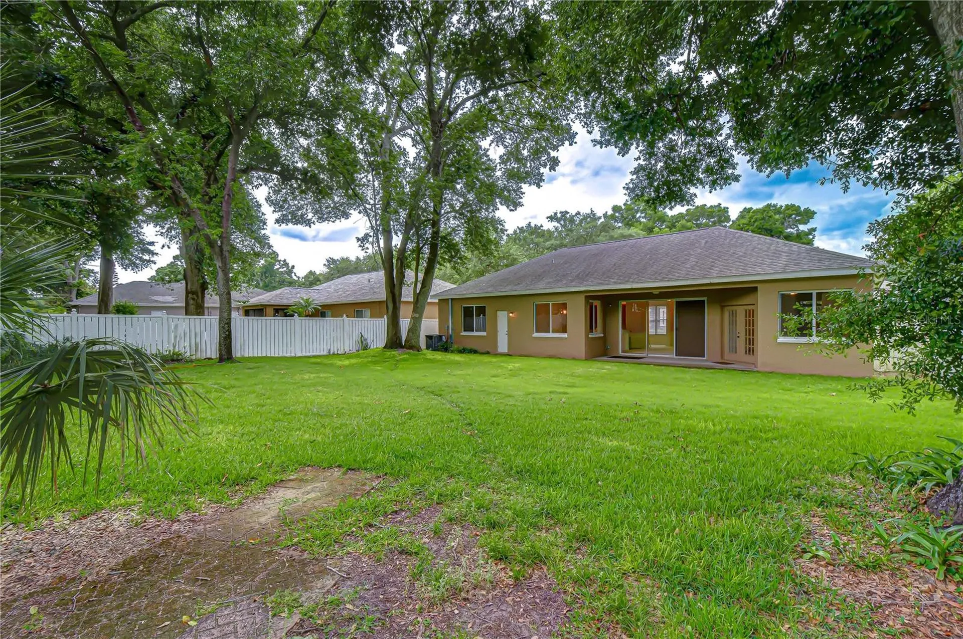 1142 Lumsden Trace Circle Valrico FL 33594