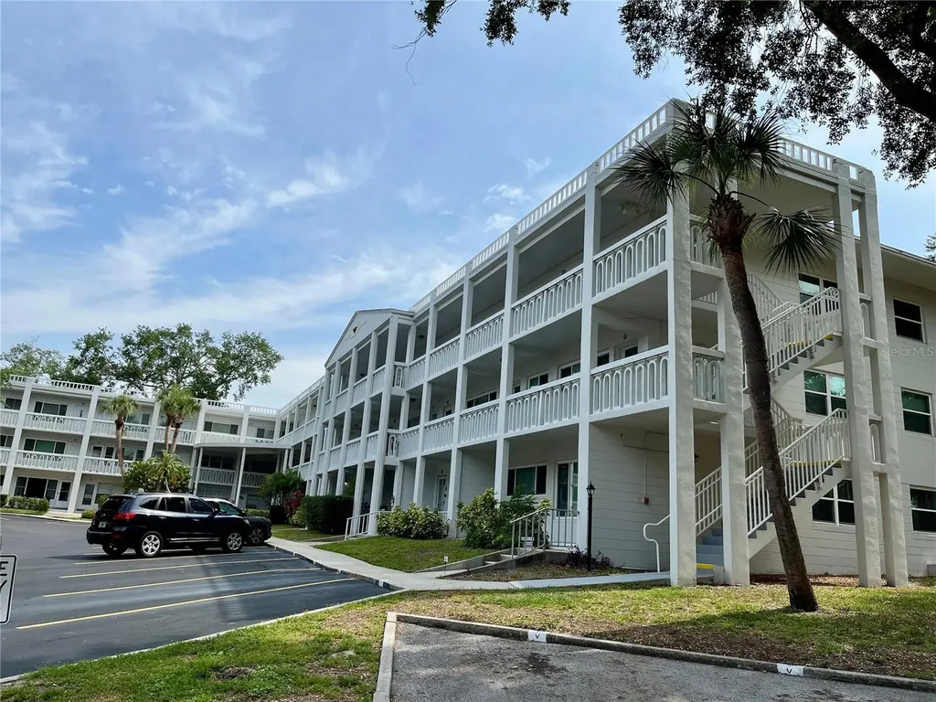 2021 Australia Way W Clearwater FL 33763