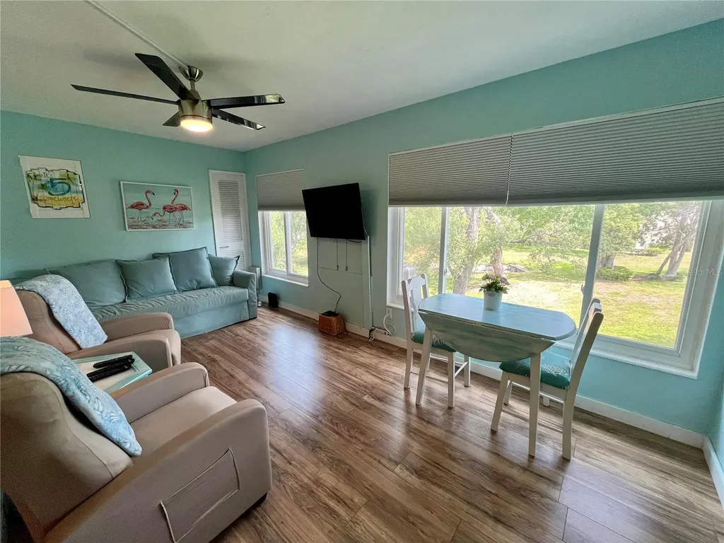 2021 Australia Way W Clearwater FL 33763