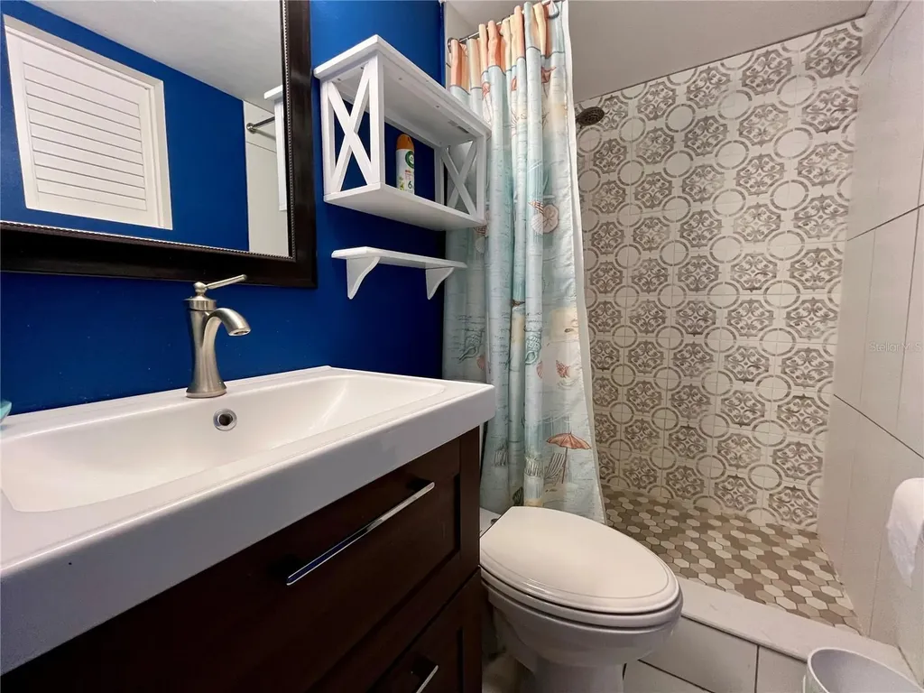 2021 Australia Way W Clearwater FL 33763