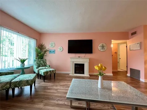 2021 Australia Way W Clearwater FL 33763